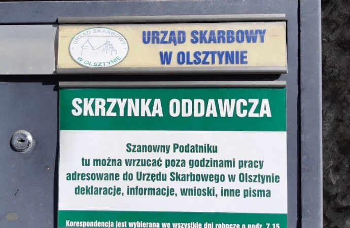 {Urzędy Skarbowe przechodzą na zdalną obsługę podatników.}